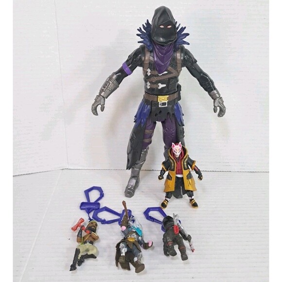 Fortnite Toy Lot 5 Figures Drift Raven Bandolier Ragnarok Dark Voyager Keychains - Picture 1 of 4